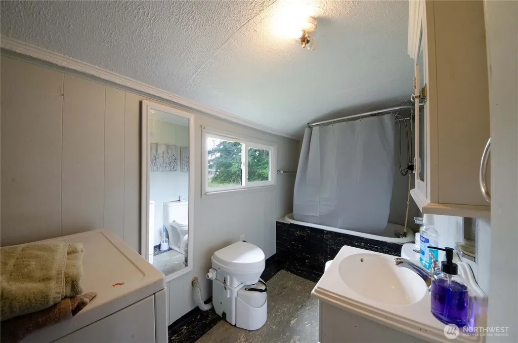 20327 Old Highway 99 SW Centralia WA 98531