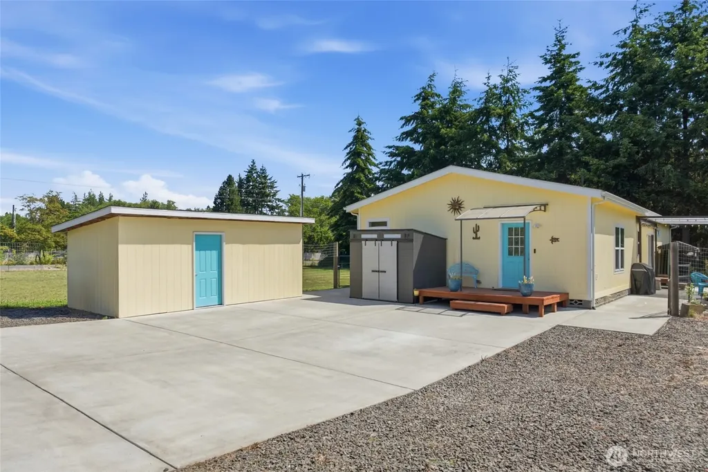 31 Community Lane Sequim WA 98382