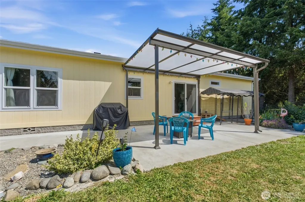 31 Community Lane Sequim WA 98382