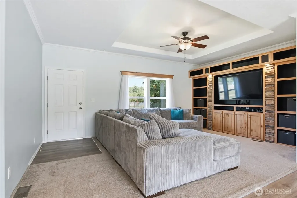 31 Community Lane Sequim WA 98382
