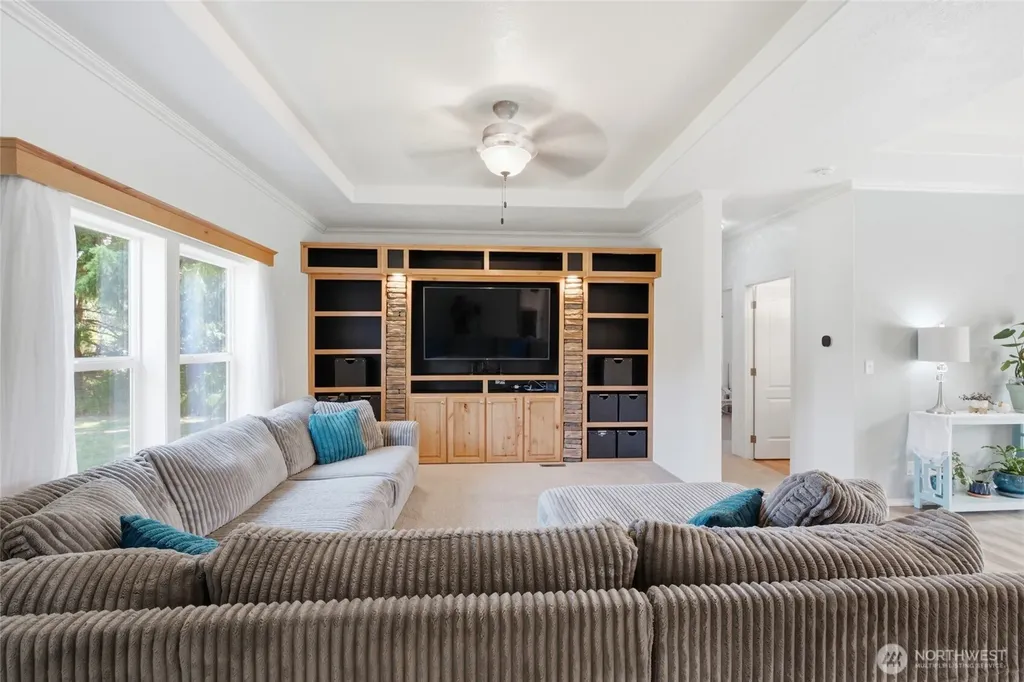 31 Community Lane Sequim WA 98382
