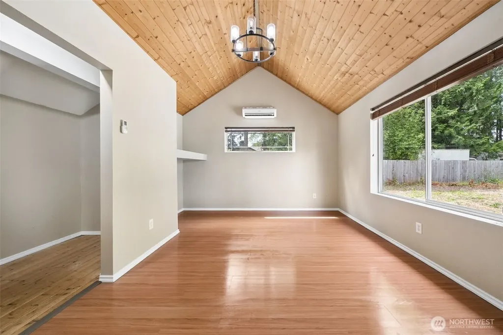 10208 Mckinley Avenue E Tacoma WA 98445