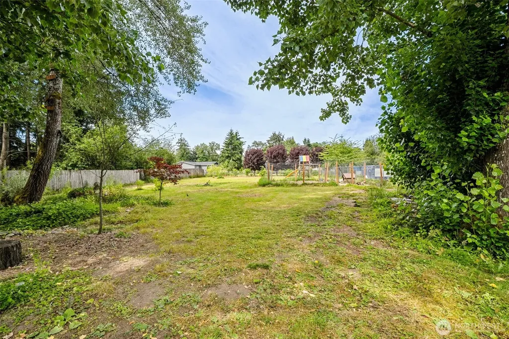10208 Mckinley Avenue E Tacoma WA 98445