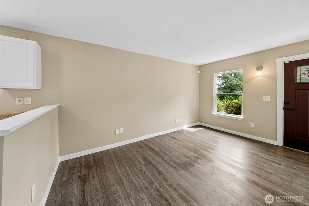 10208 Mckinley Avenue E Tacoma WA 98445