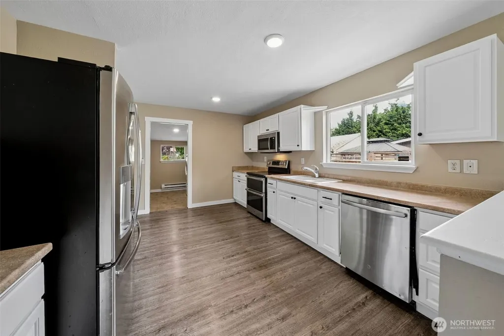 10208 Mckinley Avenue E Tacoma WA 98445