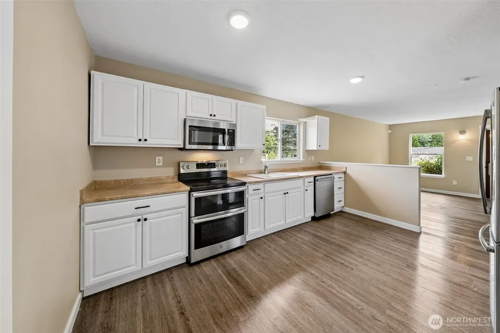 10208 Mckinley Avenue E Tacoma WA 98445