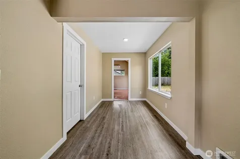 10208 Mckinley Avenue E Tacoma WA 98445
