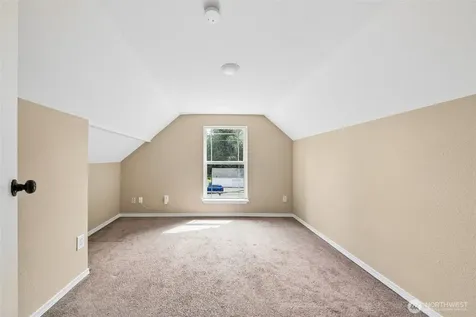 10208 Mckinley Avenue E Tacoma WA 98445
