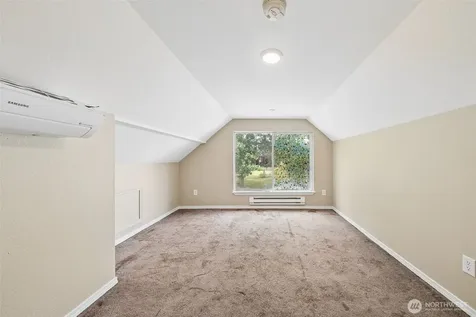 10208 Mckinley Avenue E Tacoma WA 98445