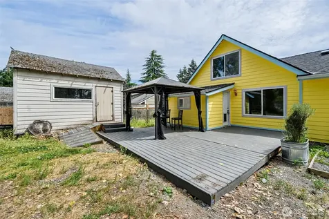 10208 Mckinley Avenue E Tacoma WA 98445