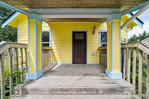 10208 Mckinley Avenue E Tacoma WA 98445