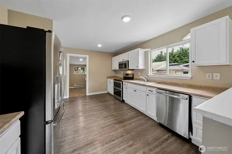 10208 Mckinley Avenue E Tacoma WA 98445