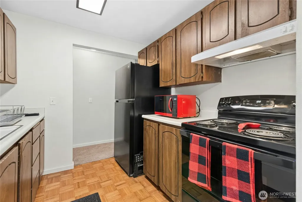 5506 220th St SW Mountlake Terrace WA 98043
