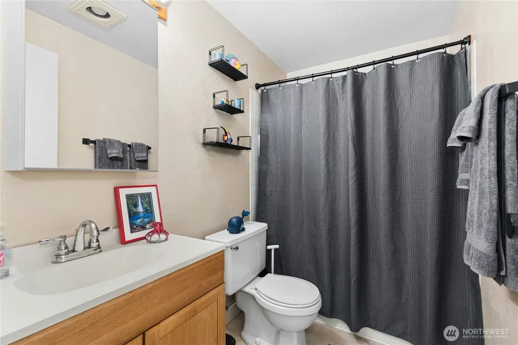 5506 220th St SW Mountlake Terrace WA 98043