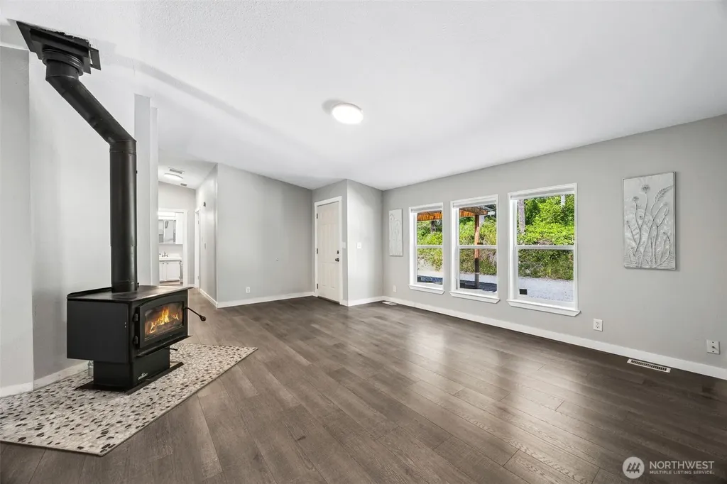 40402 66th Avenue E Eatonville WA 98328