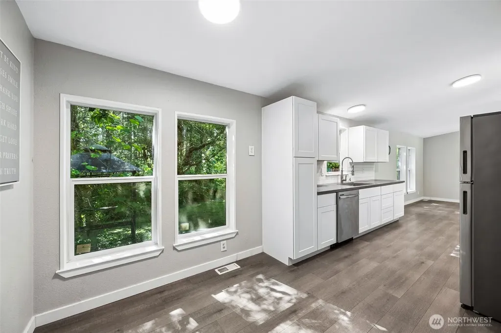 40402 66th Avenue E Eatonville WA 98328