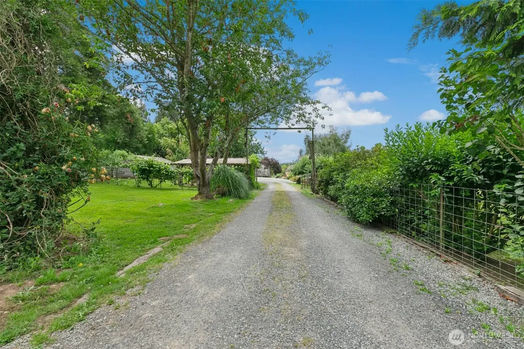 5232 300th Street NW Stanwood WA 98292