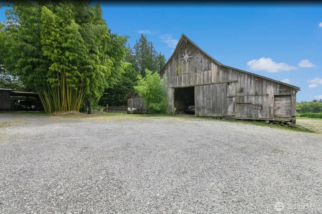 5232 300th Street NW Stanwood WA 98292