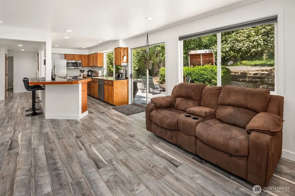 16530 237th Avenue SE Issaquah WA 98027