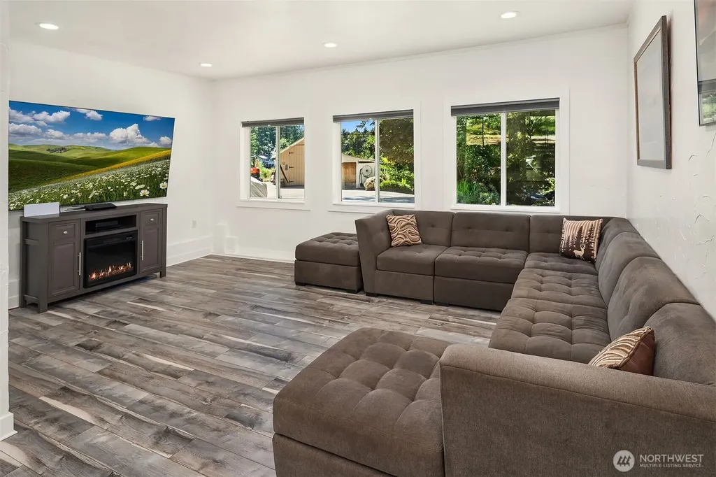 16530 237th Avenue SE Issaquah WA 98027