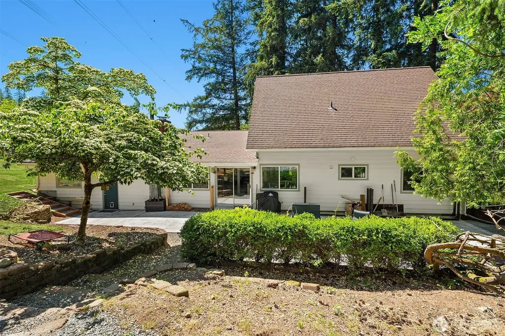 16530 237th Avenue SE Issaquah WA 98027