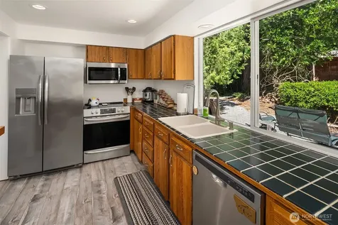 16530 237th Avenue SE Issaquah WA 98027
