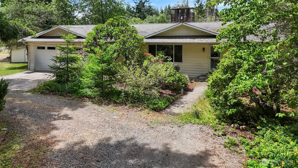 10905 138th Avenue SE Rainier WA 98576