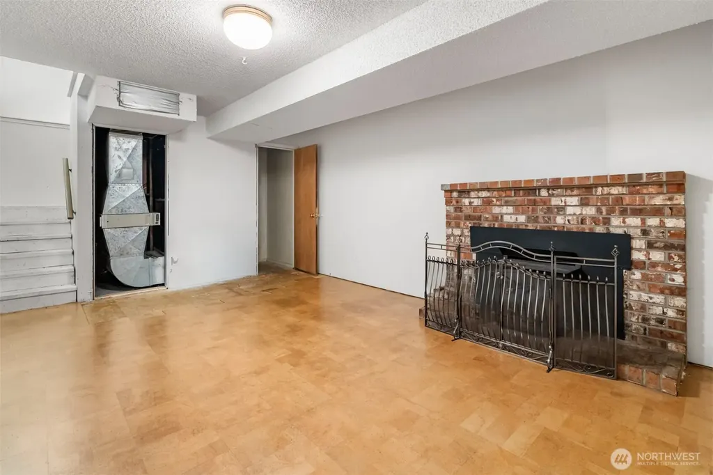 10905 138th Avenue SE Rainier WA 98576