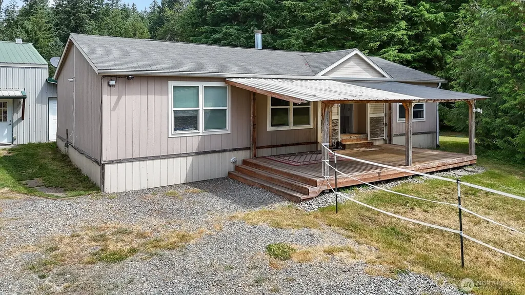 10905 138th Avenue SE Rainier WA 98576