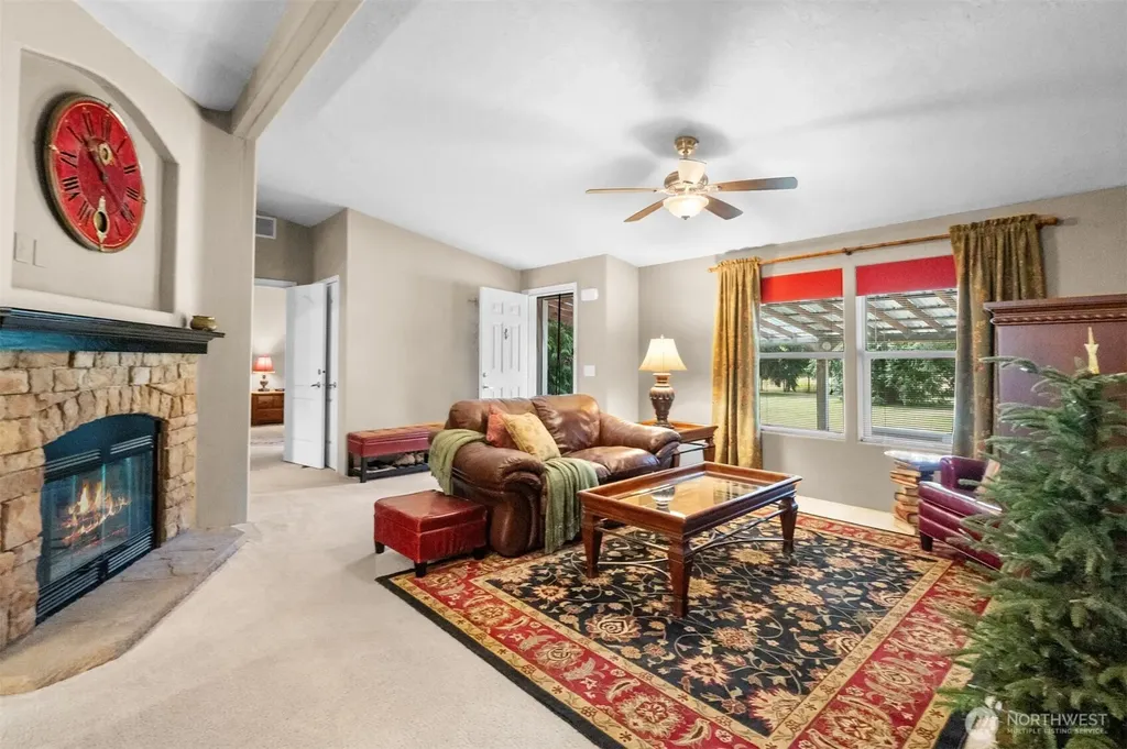 10905 138th Avenue SE Rainier WA 98576