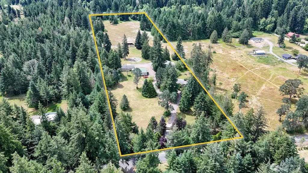 10905 138th Avenue SE Rainier WA 98576