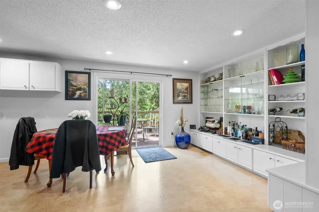10905 138th Avenue SE Rainier WA 98576