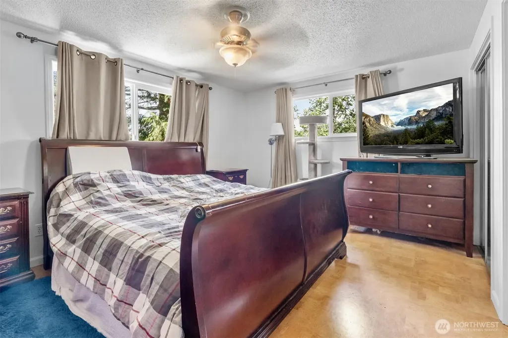 10905 138th Avenue SE Rainier WA 98576