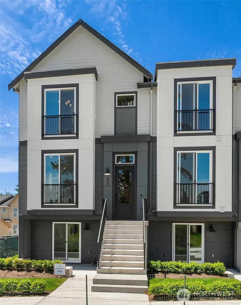 451 Parkside Walk Sammamish WA 98074