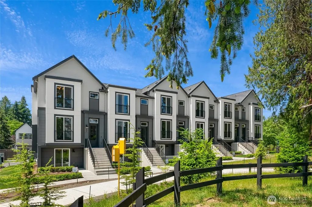 451 Parkside Walk Sammamish WA 98074