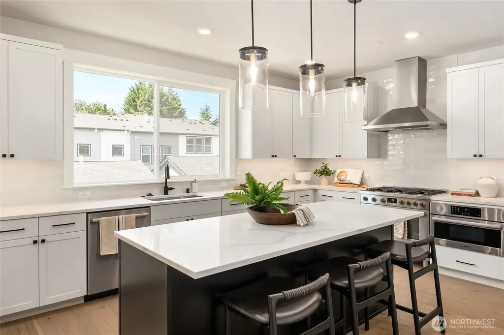 451 Parkside Walk Sammamish WA 98074