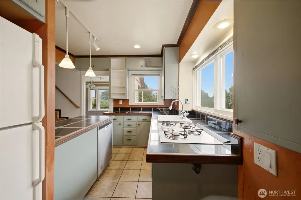 10115 15th Avenue S Seattle WA 98168