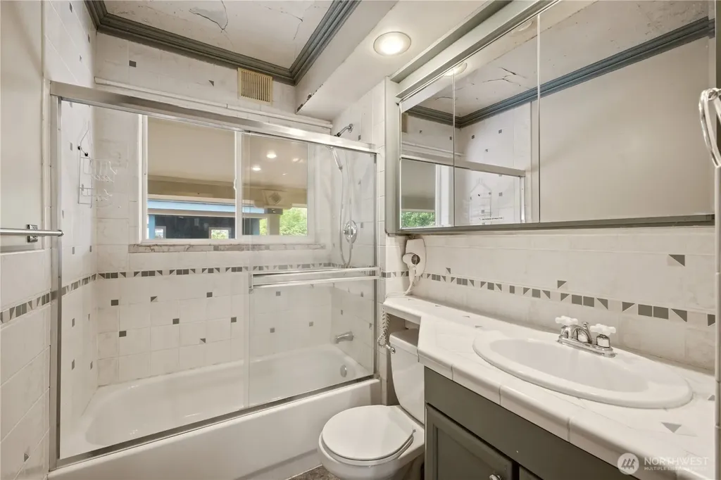 10115 15th Avenue S Seattle WA 98168
