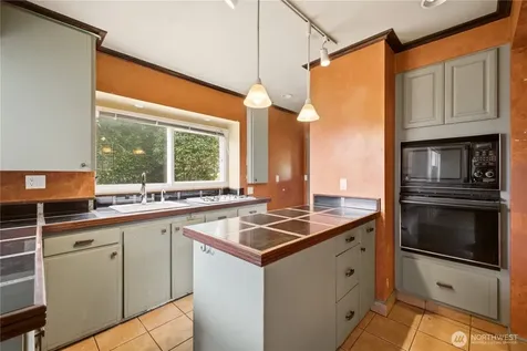 10115 15th Avenue S Seattle WA 98168
