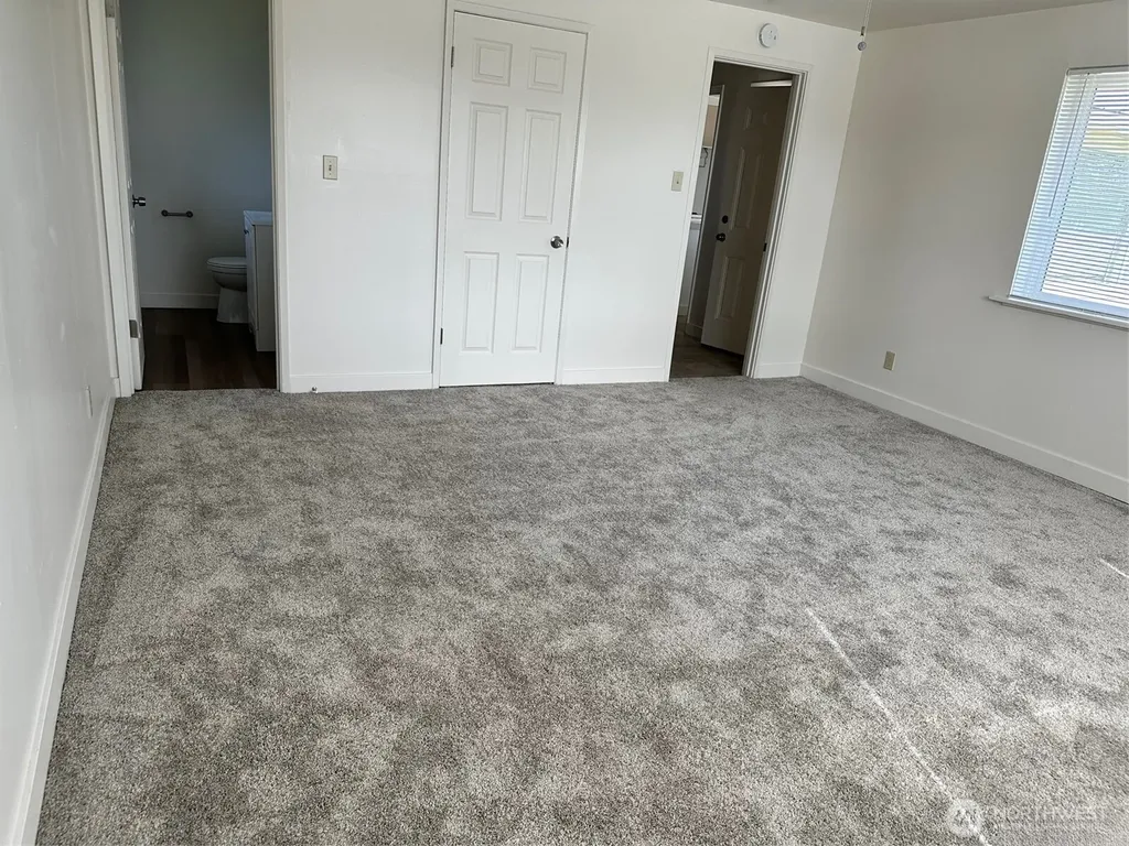 21 8th Avenue Oak Harbor WA 98277