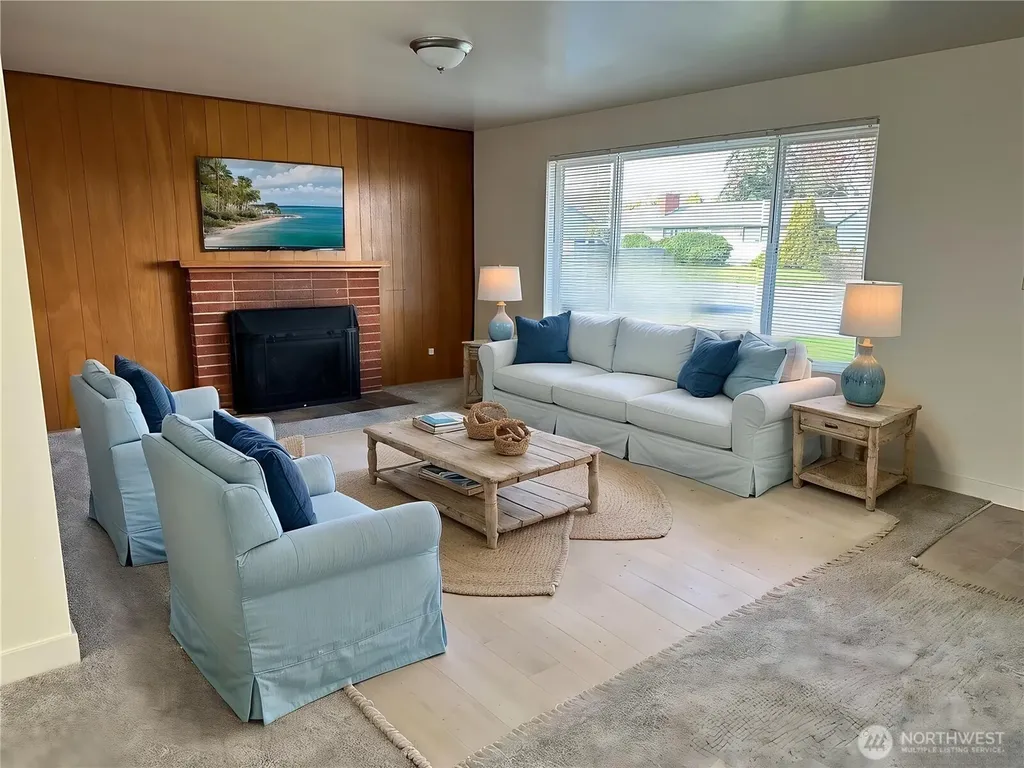 21 8th Avenue Oak Harbor WA 98277