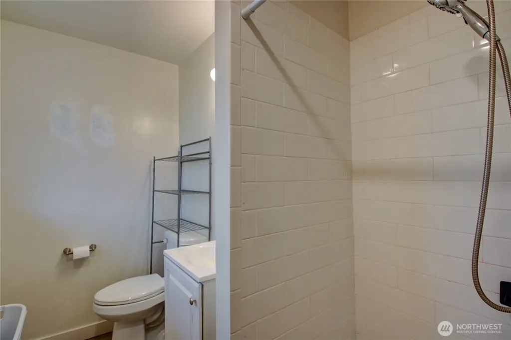 21 8th Avenue Oak Harbor WA 98277