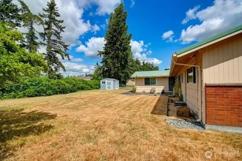 21 8th Avenue Oak Harbor WA 98277