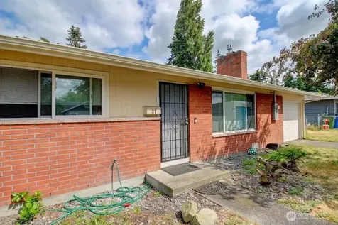 21 8th Avenue Oak Harbor WA 98277