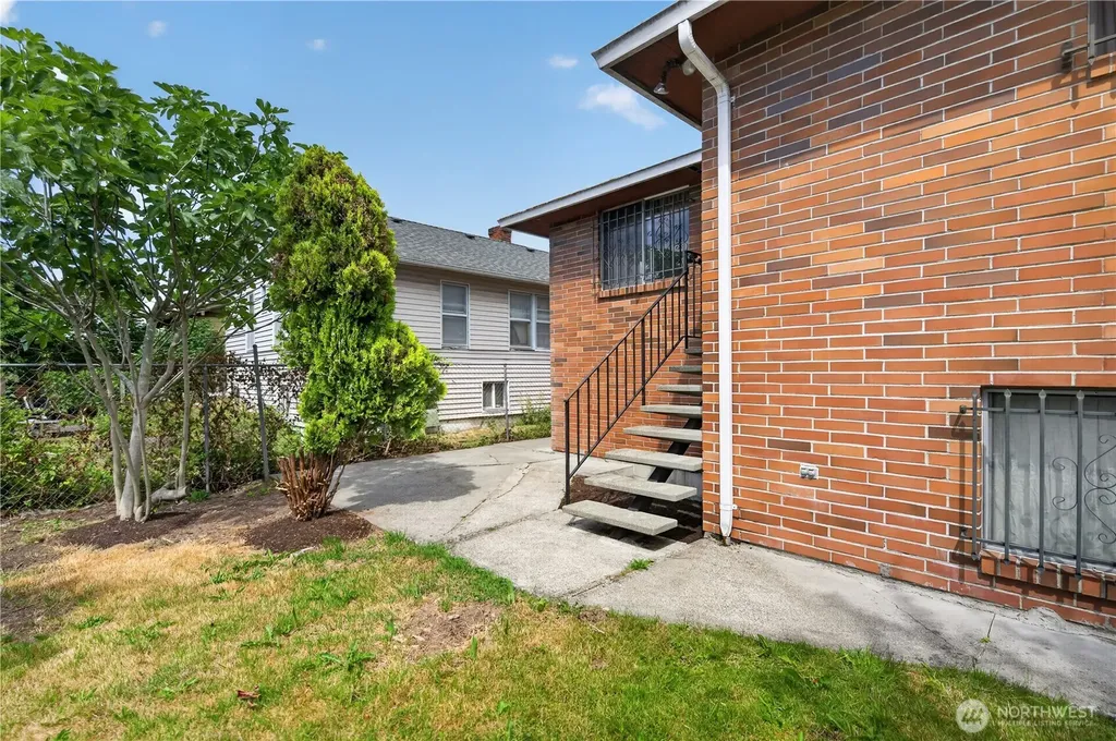 2715 22nd Avenue S Seattle WA 98144