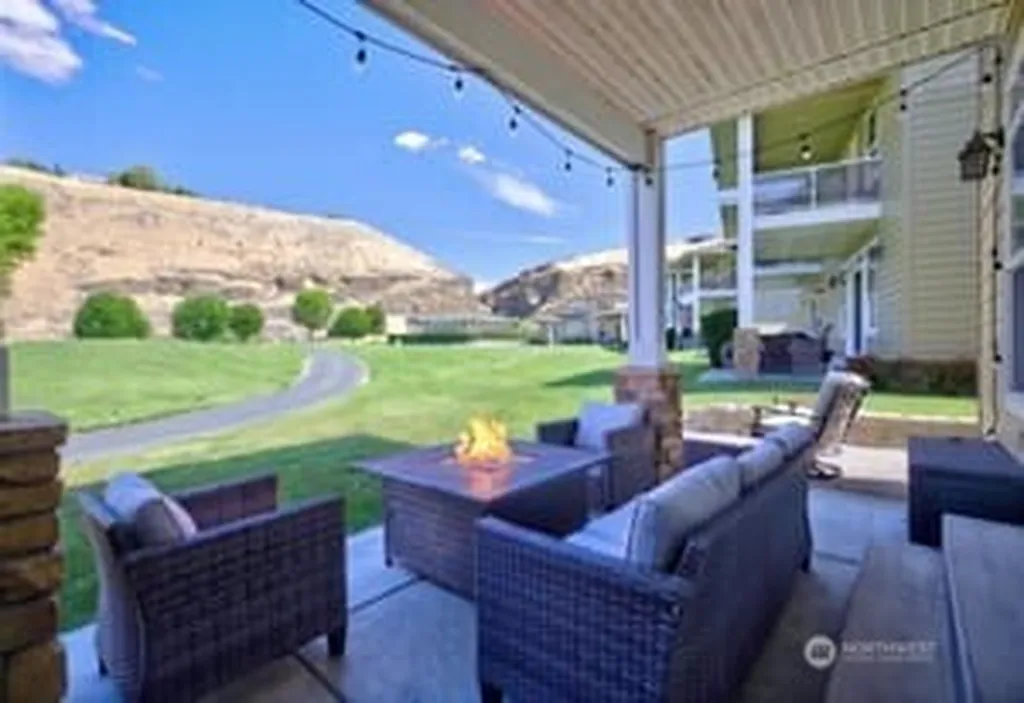 23041 NW Sunserra Loop Quincy WA 98848