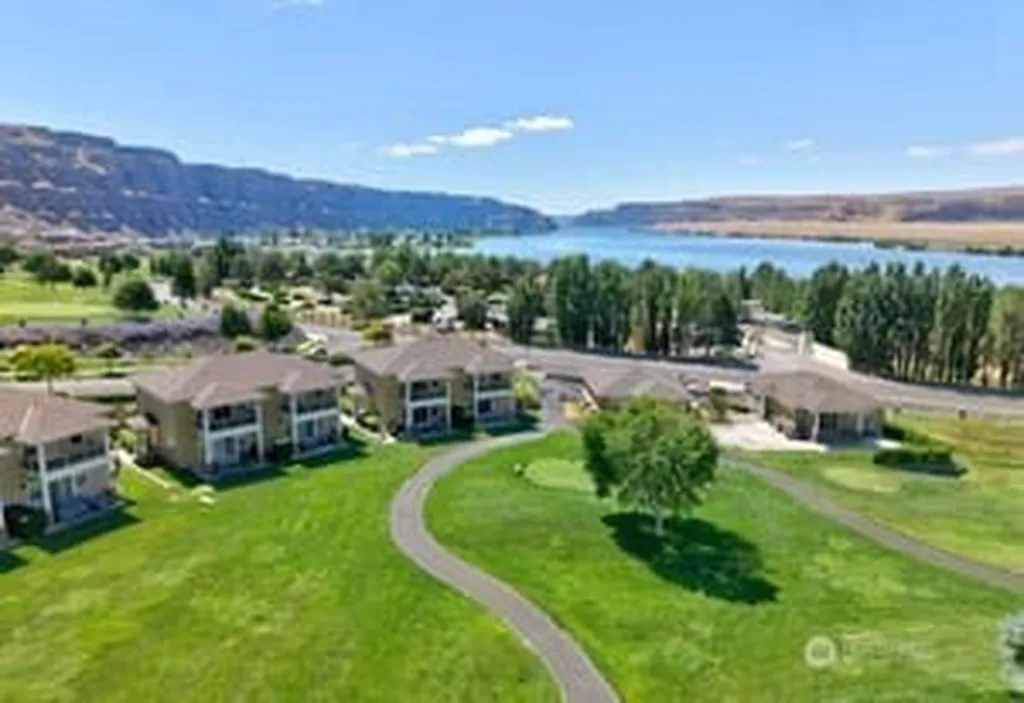 23041 NW Sunserra Loop Quincy WA 98848