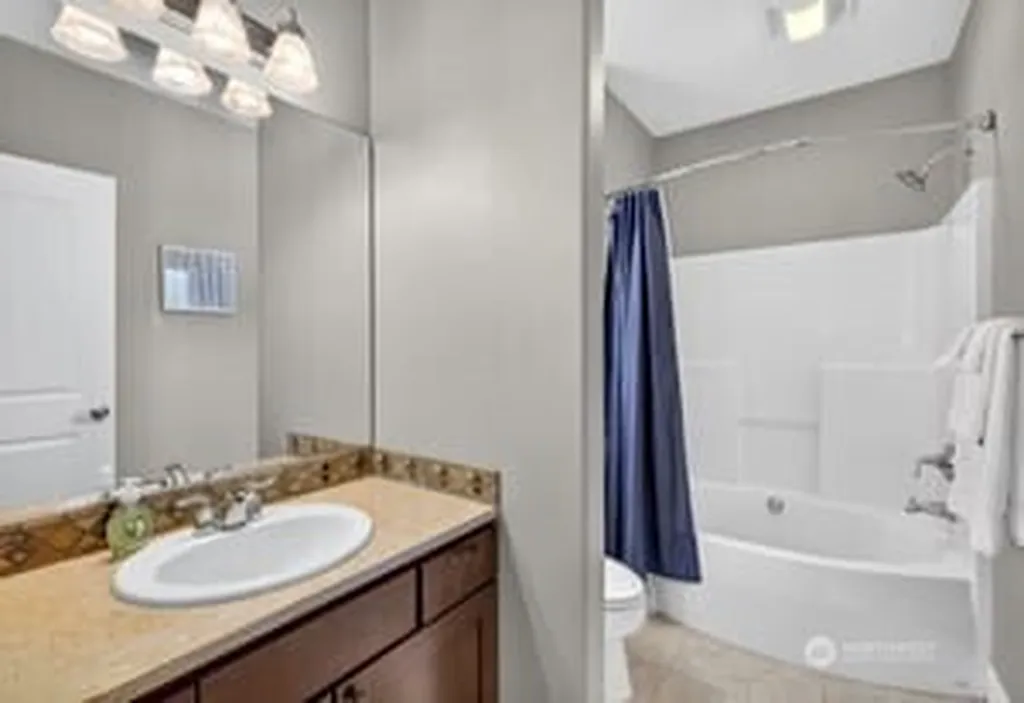 23041 NW Sunserra Loop Quincy WA 98848