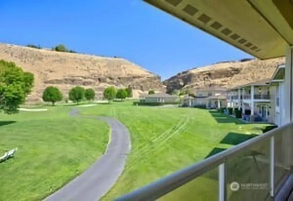 23041 NW Sunserra Loop Quincy WA 98848
