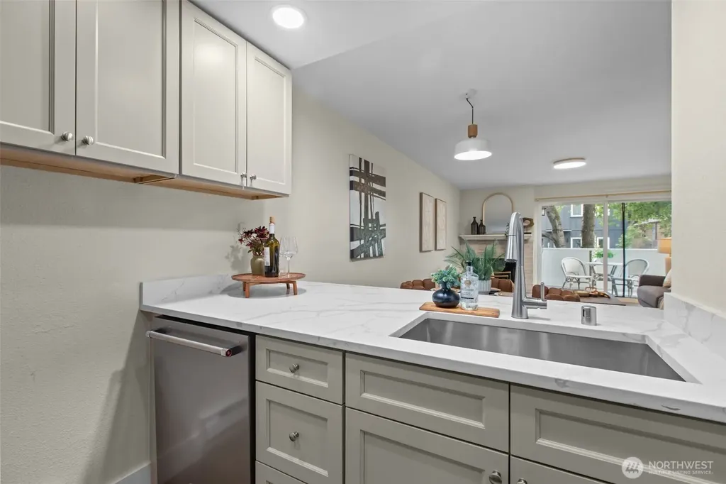 8800 20th Avenue NE Seattle WA 98115